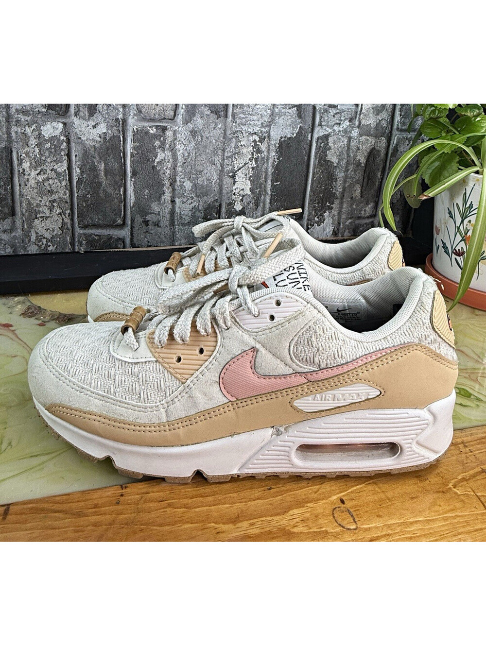 Nike Air Max 90 SE Sun Club Sail/Phantom Low Top Lace-Up Sneaker DJ9997-101